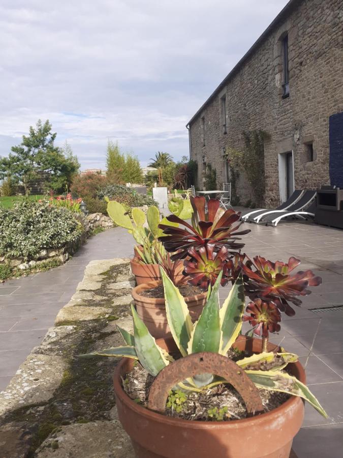 Retour Aux Sources Bed & Breakfast Gouberville Exterior photo